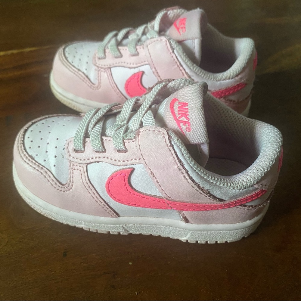 7c Nike Dunk Low Triple Pink Toddler Barbie TD Size 5c DH9761-600